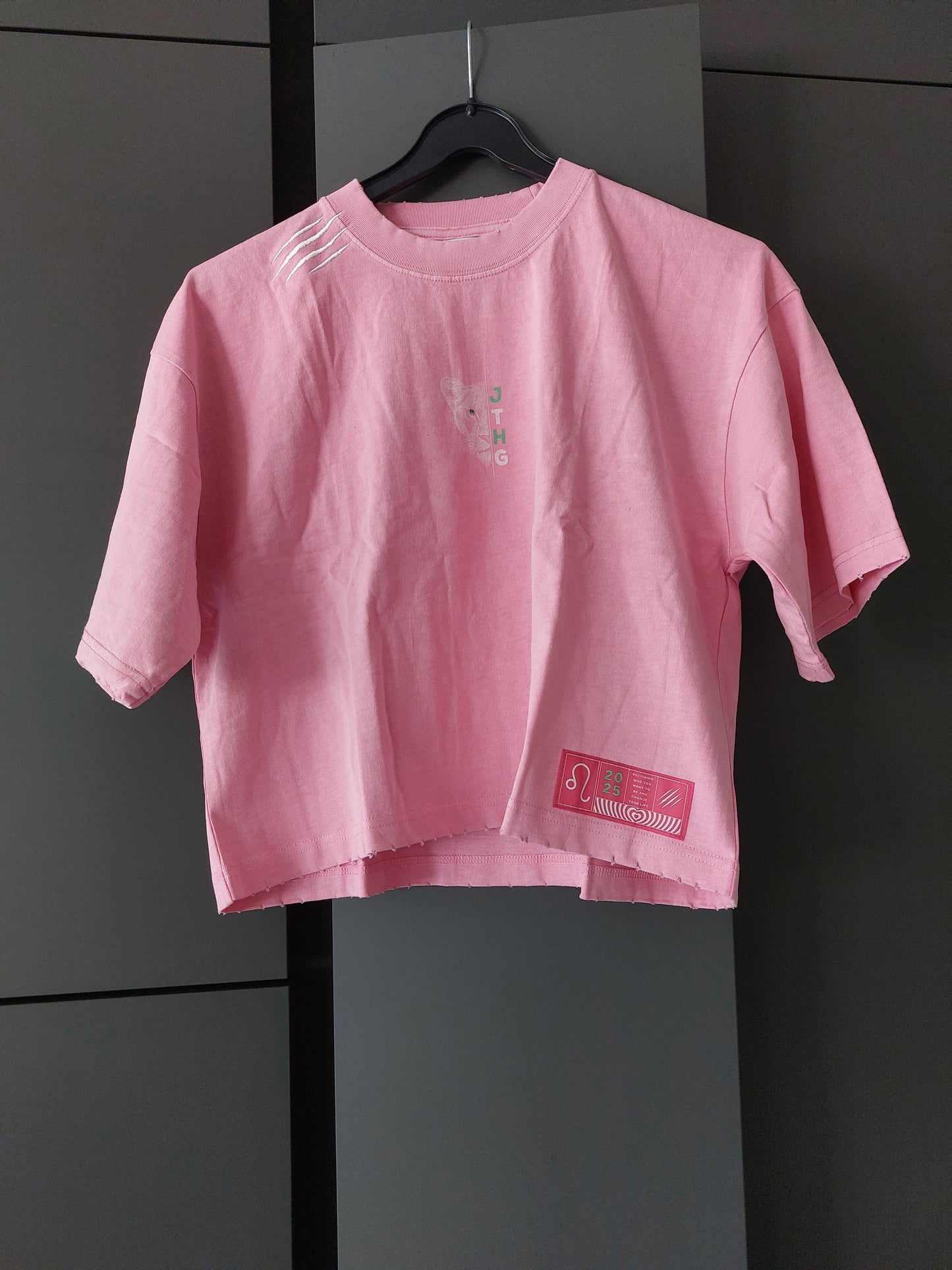 JUST HANG - Crop Oversized "Lionne Project"