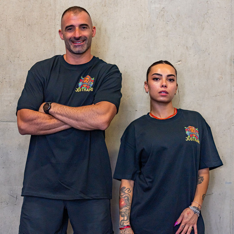 JUST HANG - Unisex Oversized T-shirt "Barbell Lion"